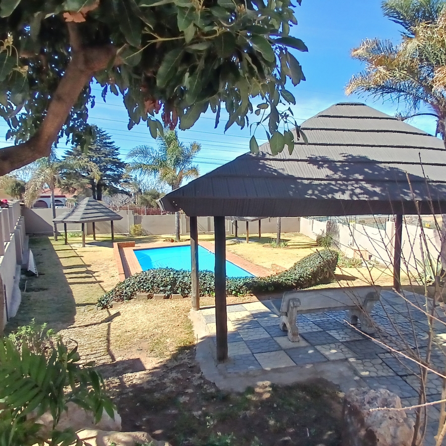 1 Bedroom Property for Sale in Linmeyer Gauteng