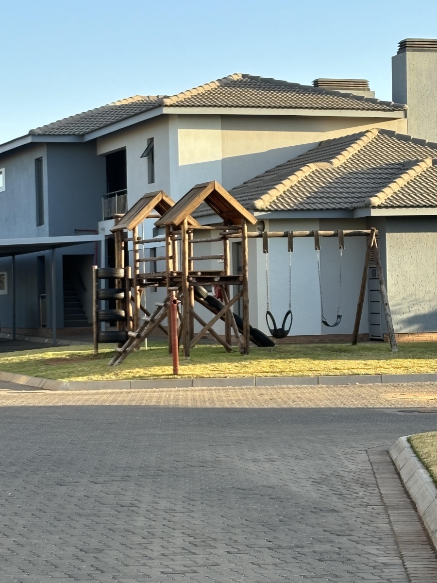 To Let 2 Bedroom Property for Rent in Thatchfield Ridge Gauteng