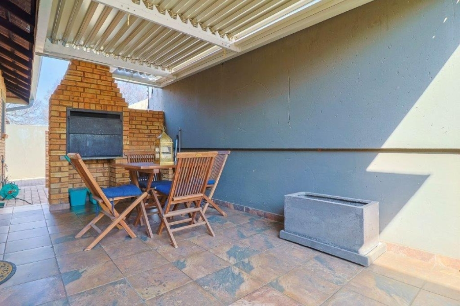 3 Bedroom Property for Sale in New Redruth Gauteng