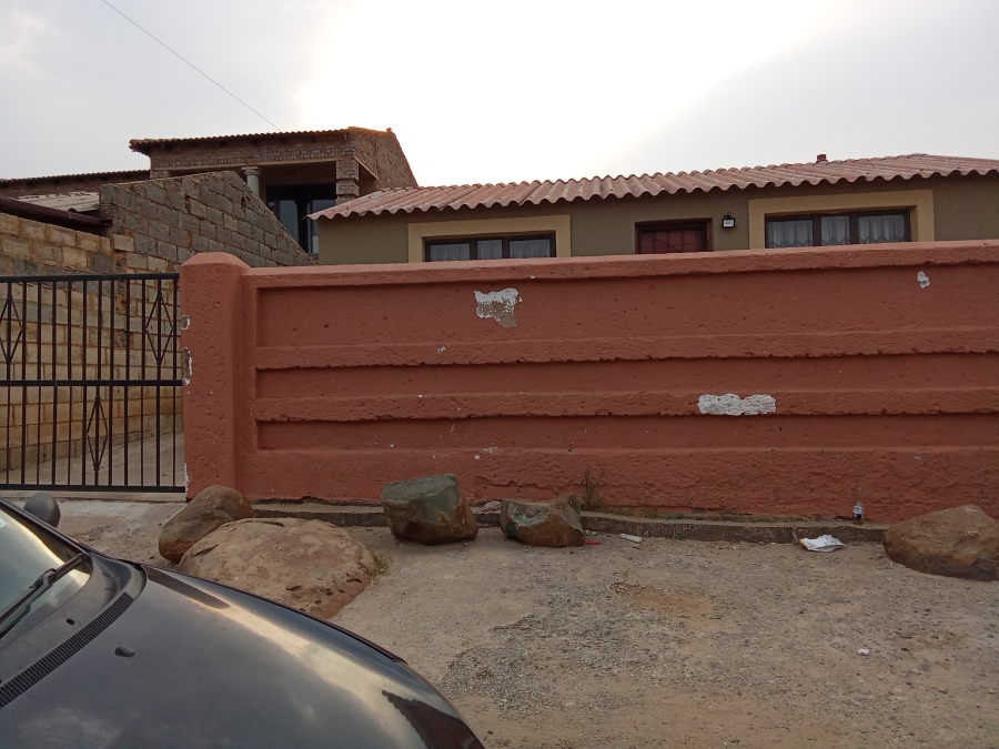 2 Bedroom Property for Sale in Moroka North Gauteng