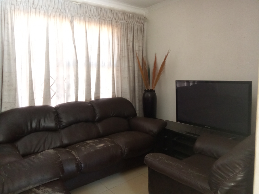 2 Bedroom Property for Sale in Bram Fischerville Gauteng