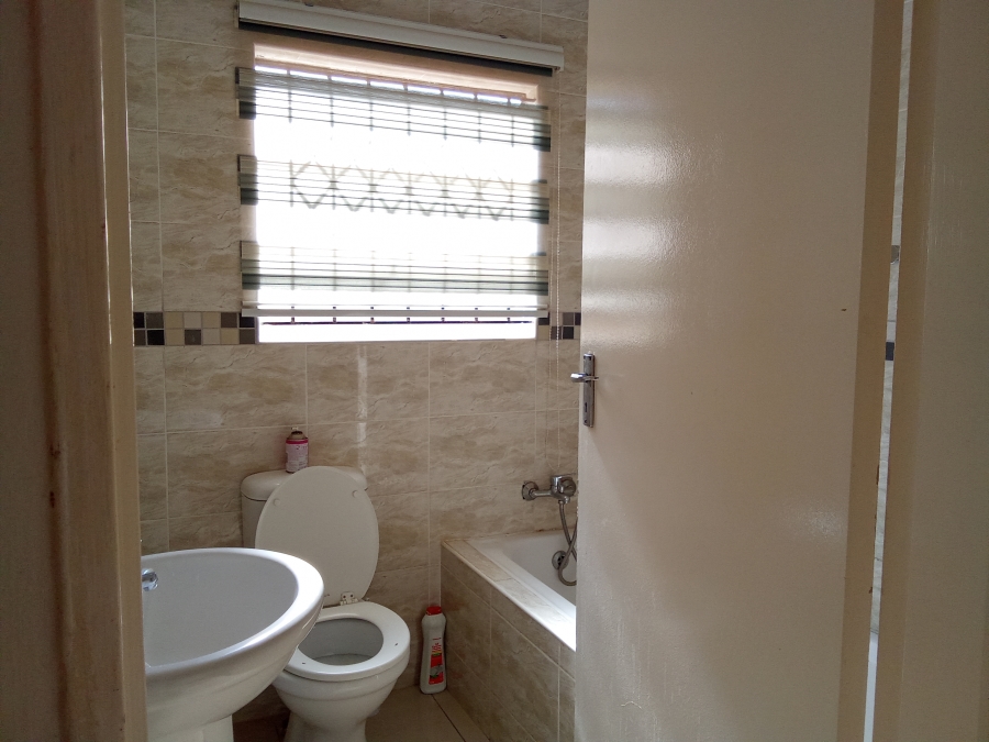 2 Bedroom Property for Sale in Bram Fischerville Gauteng