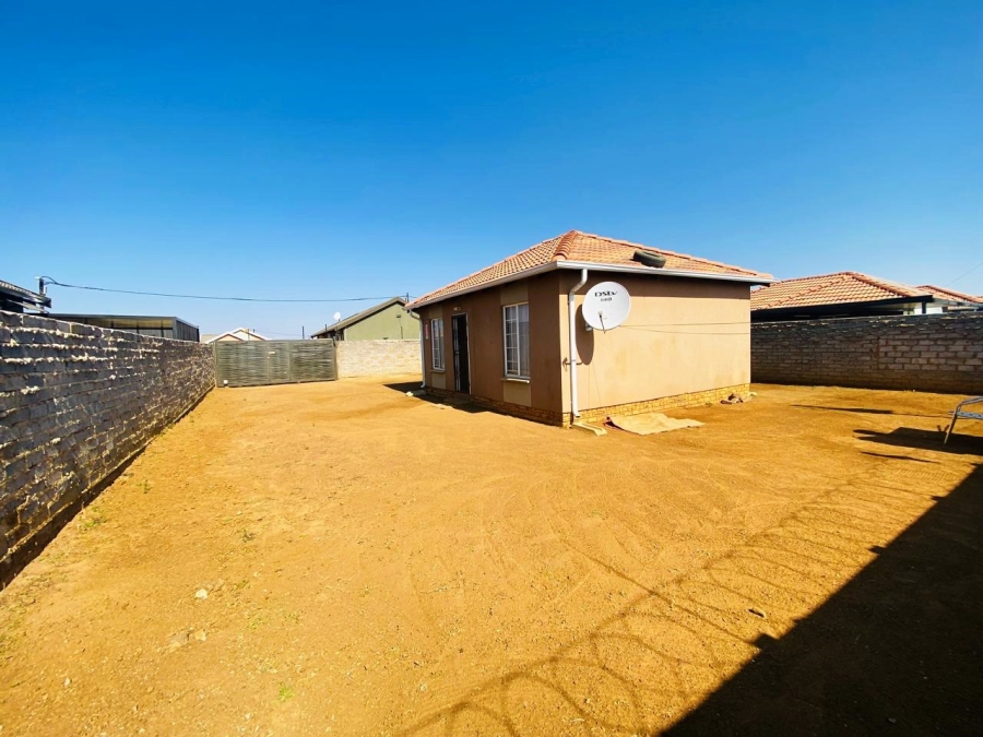 2 Bedroom Property for Sale in Savanna City Gauteng