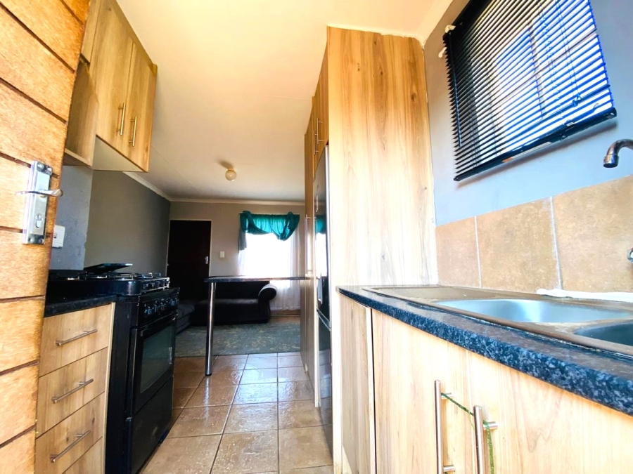 2 Bedroom Property for Sale in Savanna City Gauteng