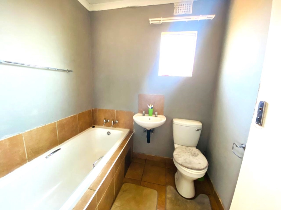 2 Bedroom Property for Sale in Savanna City Gauteng