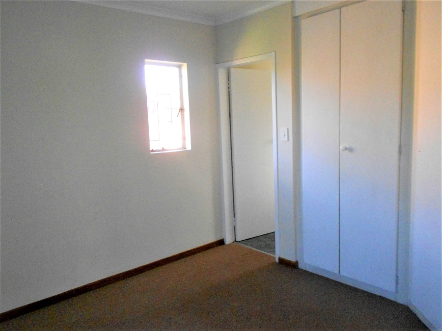 To Let 2 Bedroom Property for Rent in Die Hoewes Gauteng