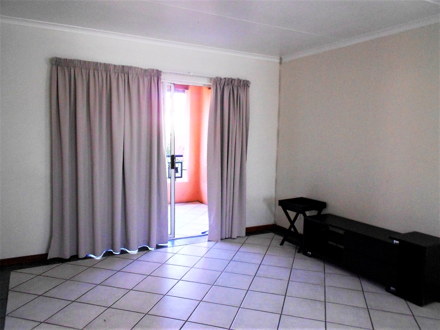 To Let 2 Bedroom Property for Rent in Die Hoewes Gauteng