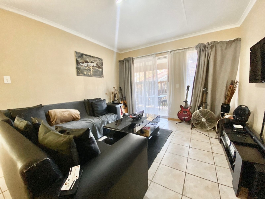 2 Bedroom Property for Sale in Amberfield Gauteng