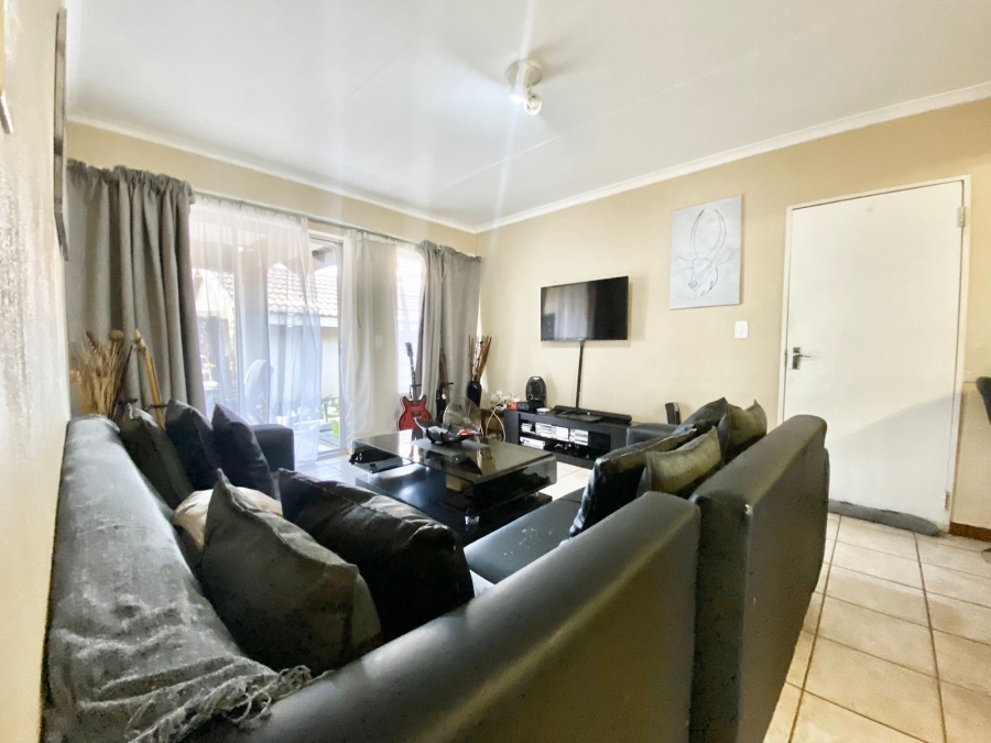 2 Bedroom Property for Sale in Amberfield Gauteng