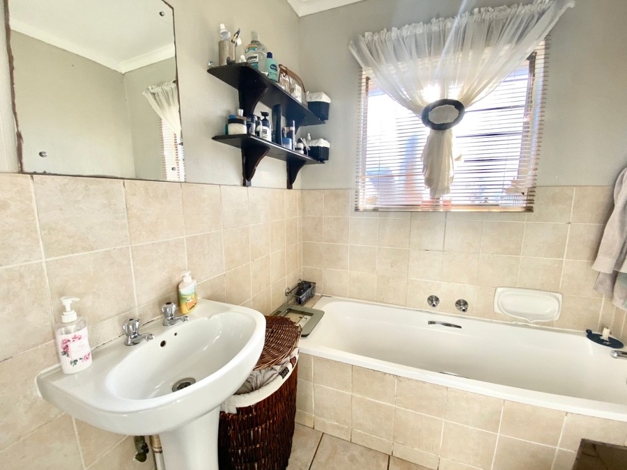 2 Bedroom Property for Sale in Amberfield Gauteng