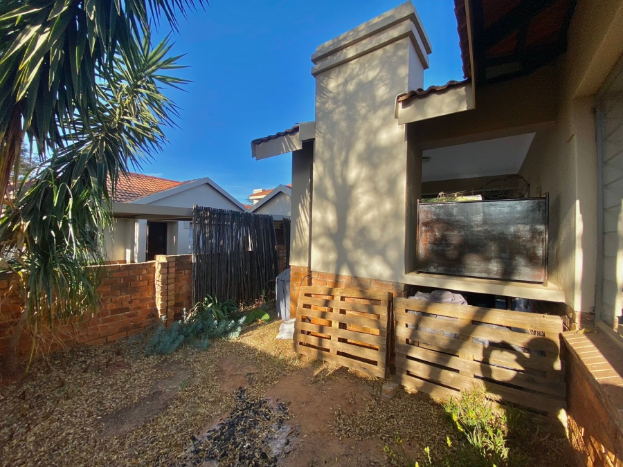 2 Bedroom Property for Sale in Amberfield Gauteng