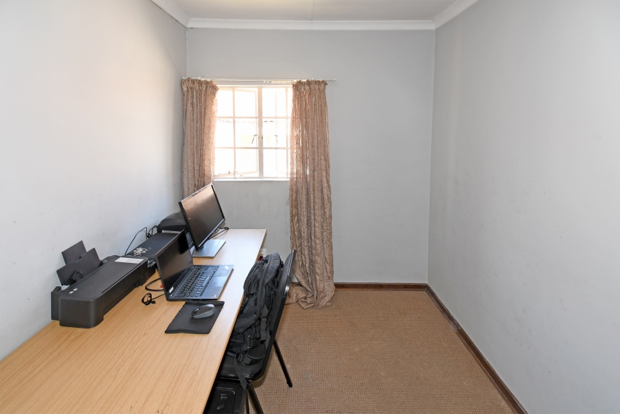 2 Bedroom Property for Sale in Buccleuch Gauteng