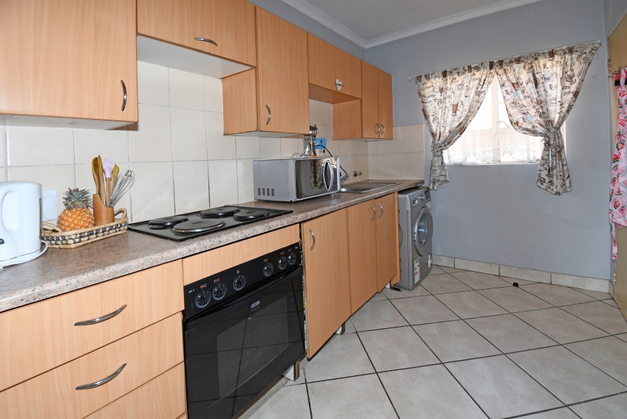 2 Bedroom Property for Sale in Buccleuch Gauteng