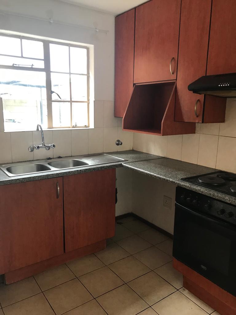 2 Bedroom Property for Sale in Sonneveld Gauteng