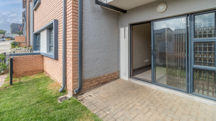 2 Bedroom Property for Sale in Vorna Valley Gauteng