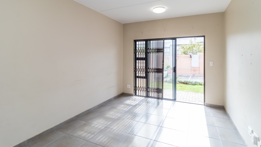 2 Bedroom Property for Sale in Vorna Valley Gauteng