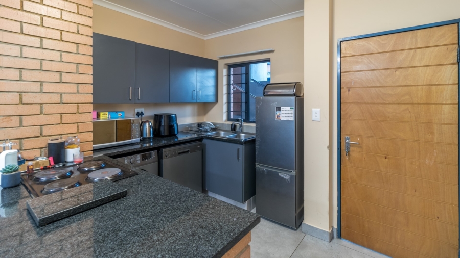 2 Bedroom Property for Sale in Vorna Valley Gauteng