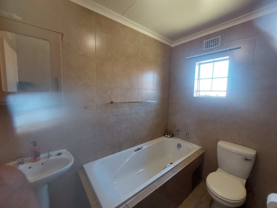 3 Bedroom Property for Sale in Thatch Hill Estate Gauteng