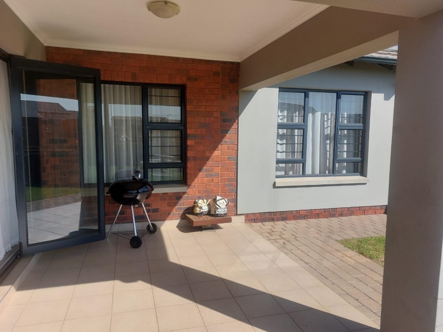 3 Bedroom Property for Sale in Amberfield Gauteng