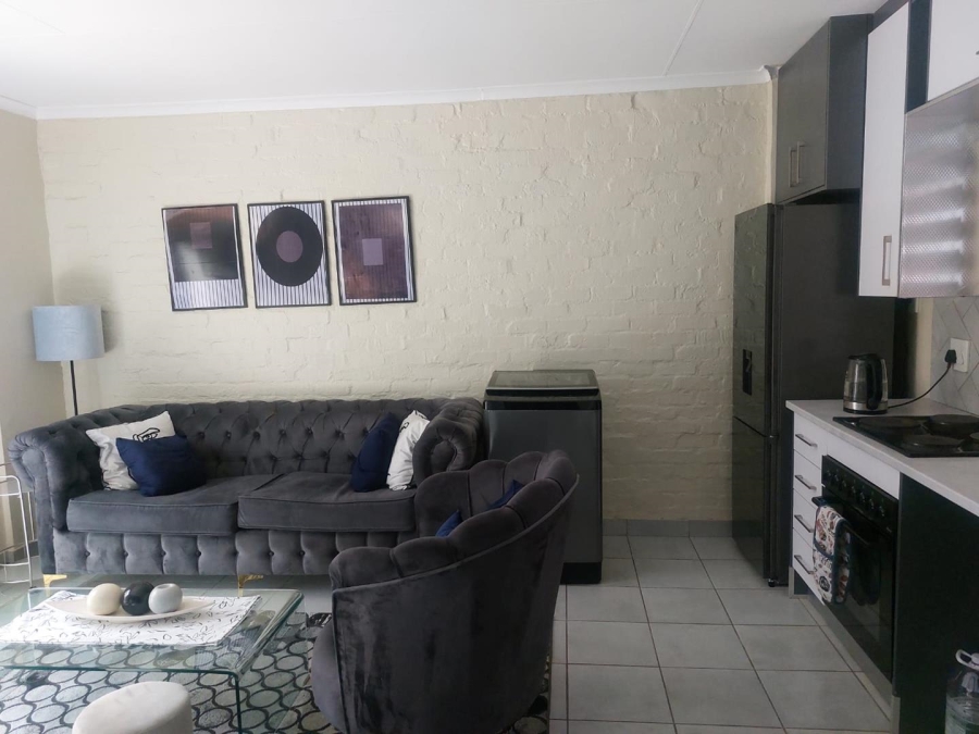 2 Bedroom Property for Sale in Die Hoewes Gauteng