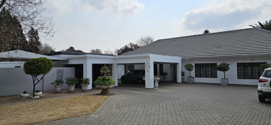 4 Bedroom Property for Sale in Three Rivers Proper Gauteng