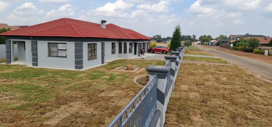 3 Bedroom Property for Sale in Noldick Gauteng