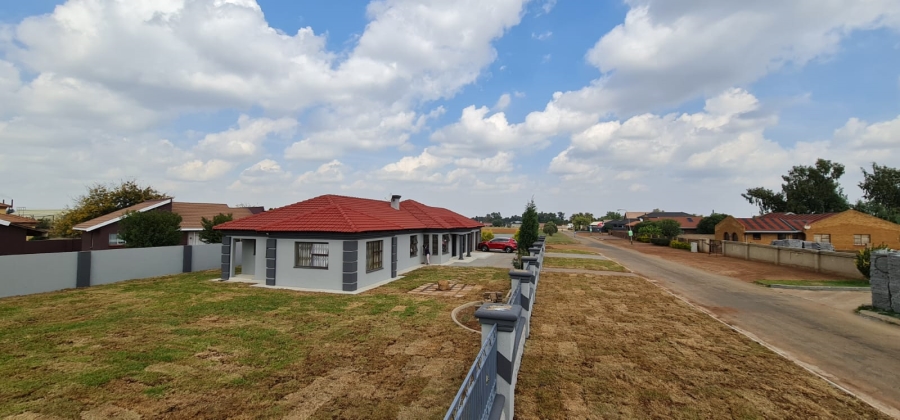 3 Bedroom Property for Sale in Noldick Gauteng