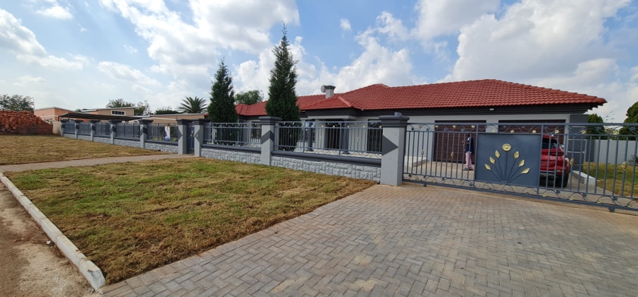 3 Bedroom Property for Sale in Noldick Gauteng