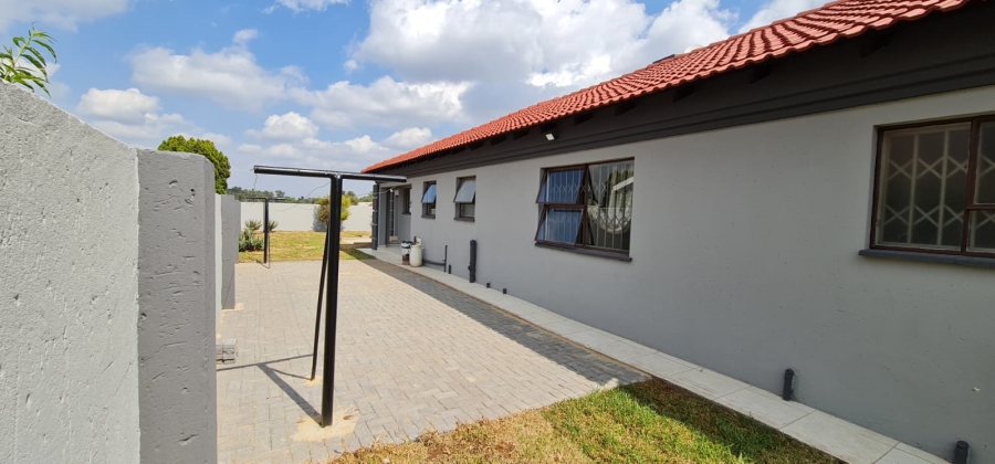 3 Bedroom Property for Sale in Noldick Gauteng