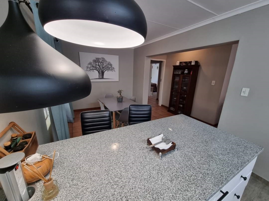 3 Bedroom Property for Sale in Faerie Glen Gauteng