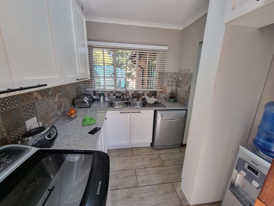 3 Bedroom Property for Sale in Faerie Glen Gauteng