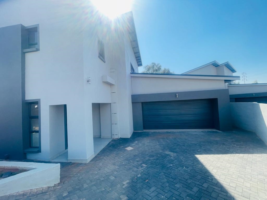 3 Bedroom Property for Sale in Roodepark Eco Estate Gauteng