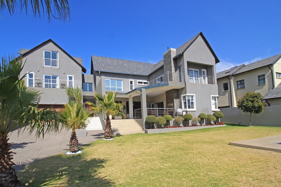 4 Bedroom Property for Sale in Waterfall Country Estate Gauteng