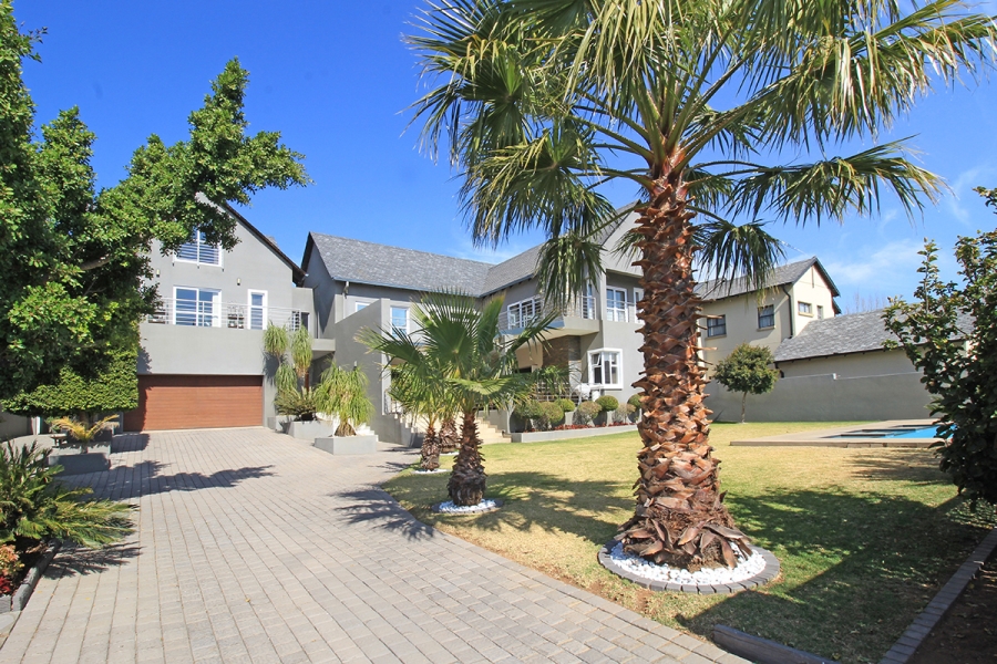 4 Bedroom Property for Sale in Waterfall Country Estate Gauteng