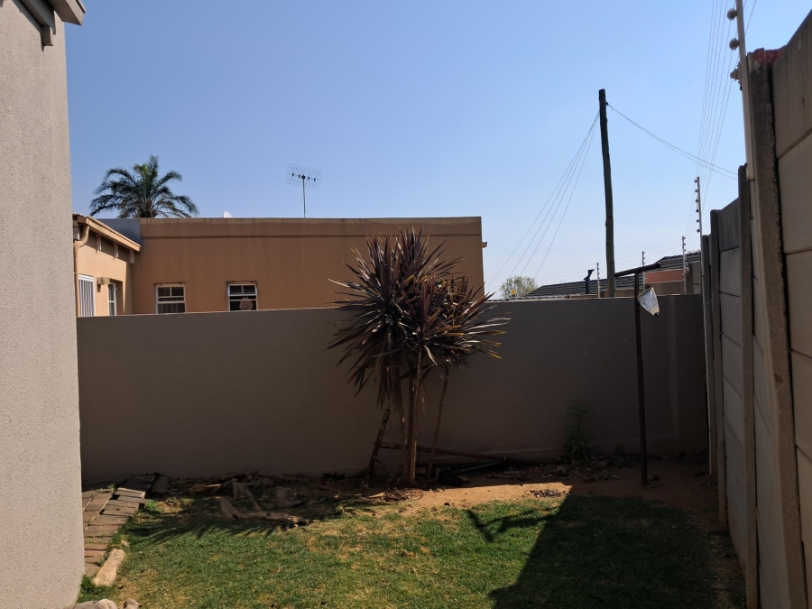 3 Bedroom Property for Sale in Strubensvallei Gauteng