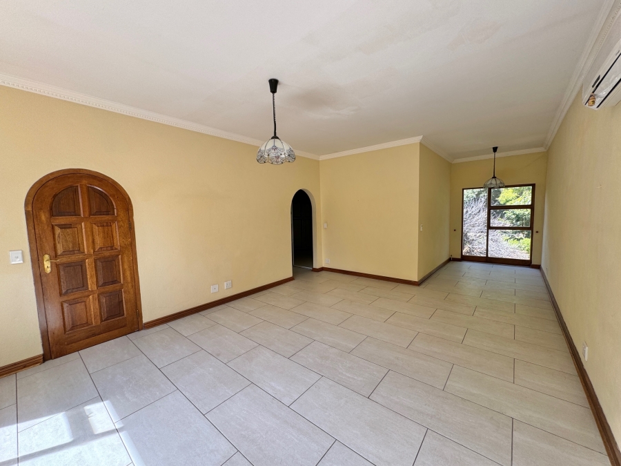 4 Bedroom Property for Sale in Woodhill Estate Gauteng