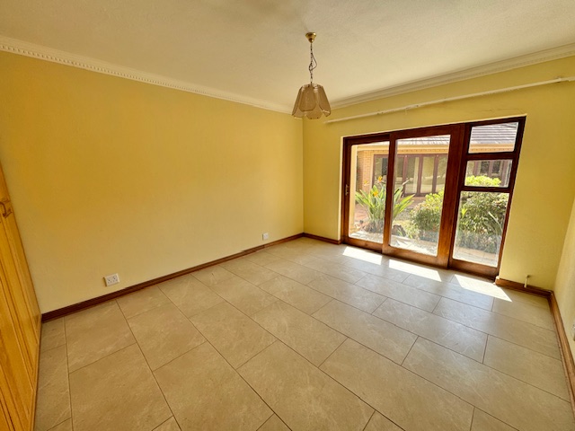 4 Bedroom Property for Sale in Woodhill Estate Gauteng