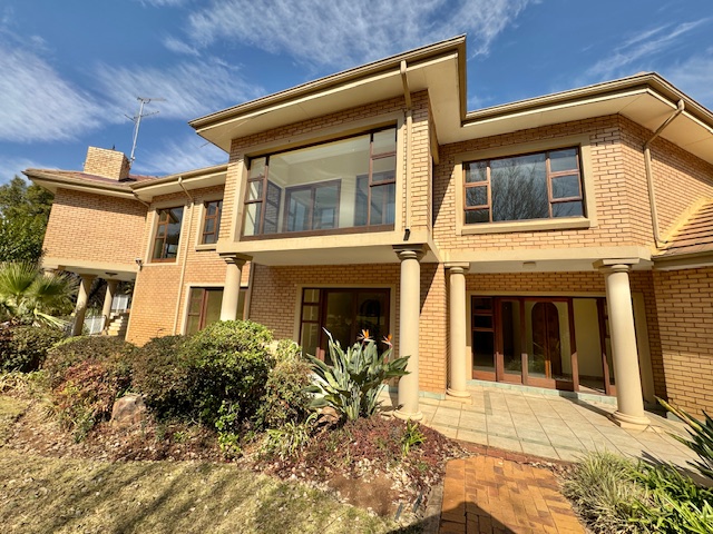 4 Bedroom Property for Sale in Woodhill Estate Gauteng