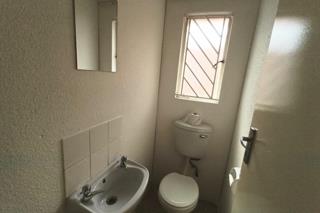 To Let 2 Bedroom Property for Rent in Lyndhurst Gauteng