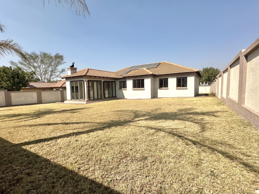 3 Bedroom Property for Sale in Thatchfield Estate Gauteng