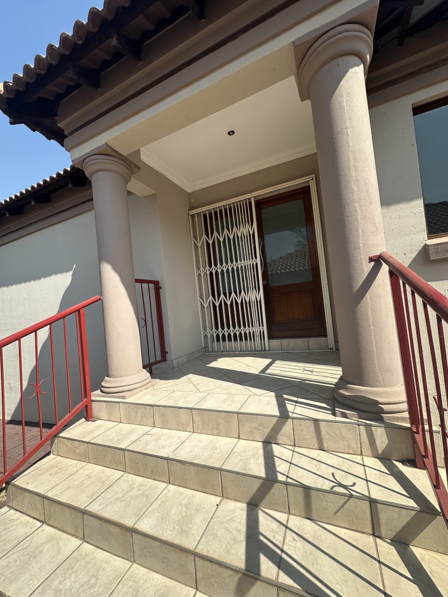 3 Bedroom Property for Sale in Thatchfield Estate Gauteng