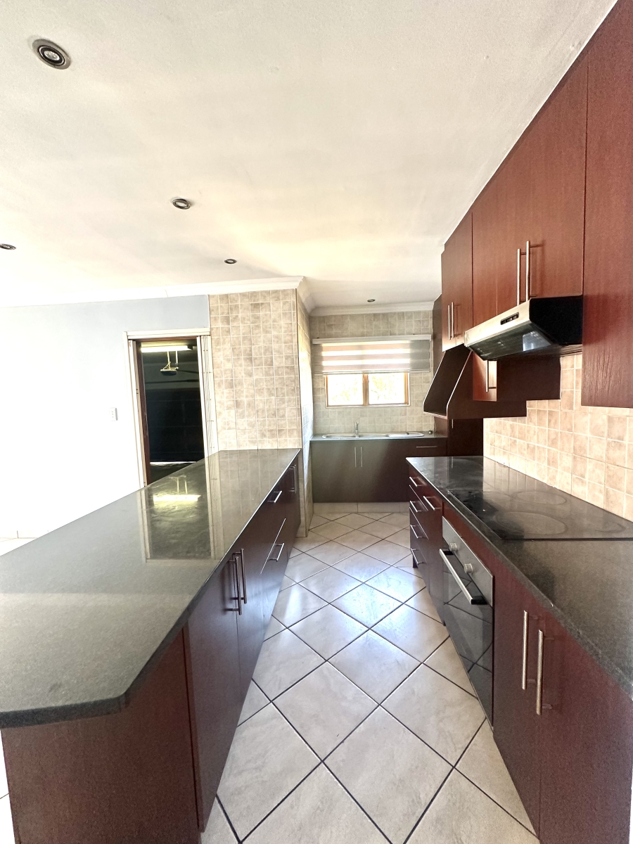 3 Bedroom Property for Sale in Thatchfield Estate Gauteng