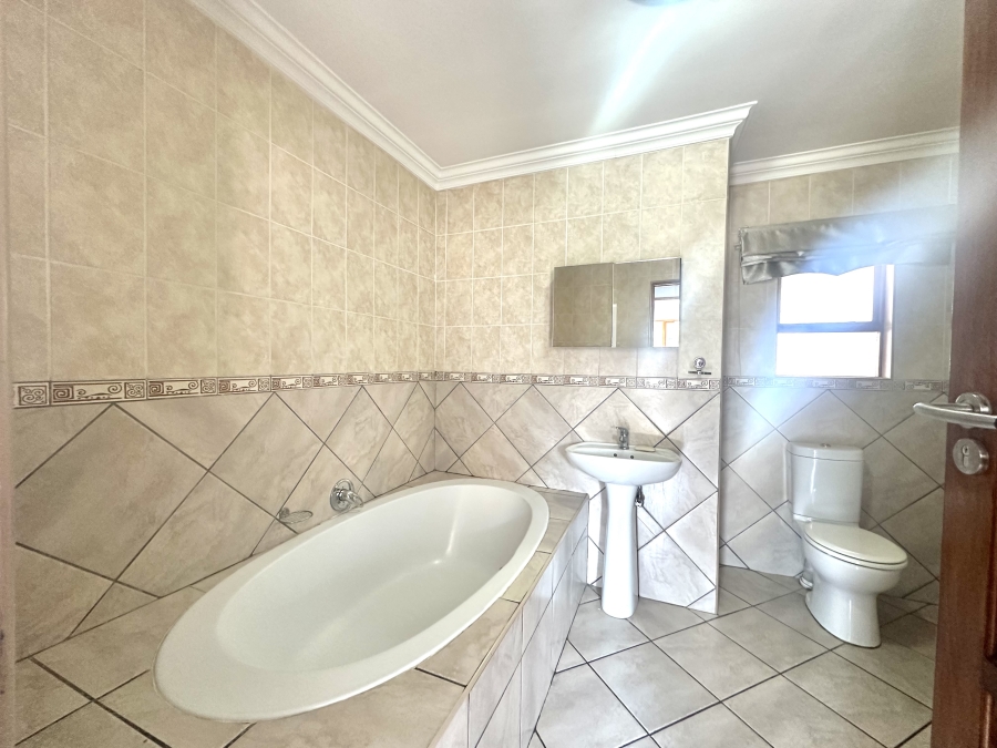 3 Bedroom Property for Sale in Thatchfield Estate Gauteng