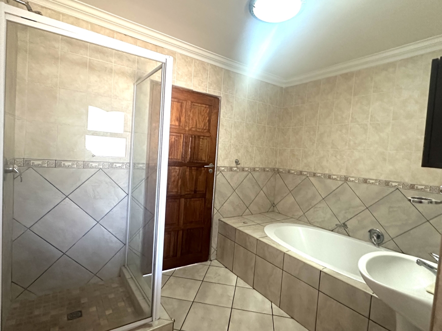 3 Bedroom Property for Sale in Thatchfield Estate Gauteng