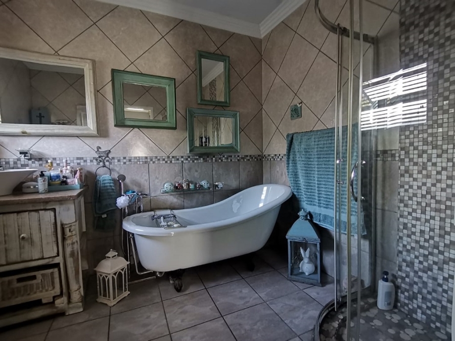 3 Bedroom Property for Sale in Brackenhurst Gauteng