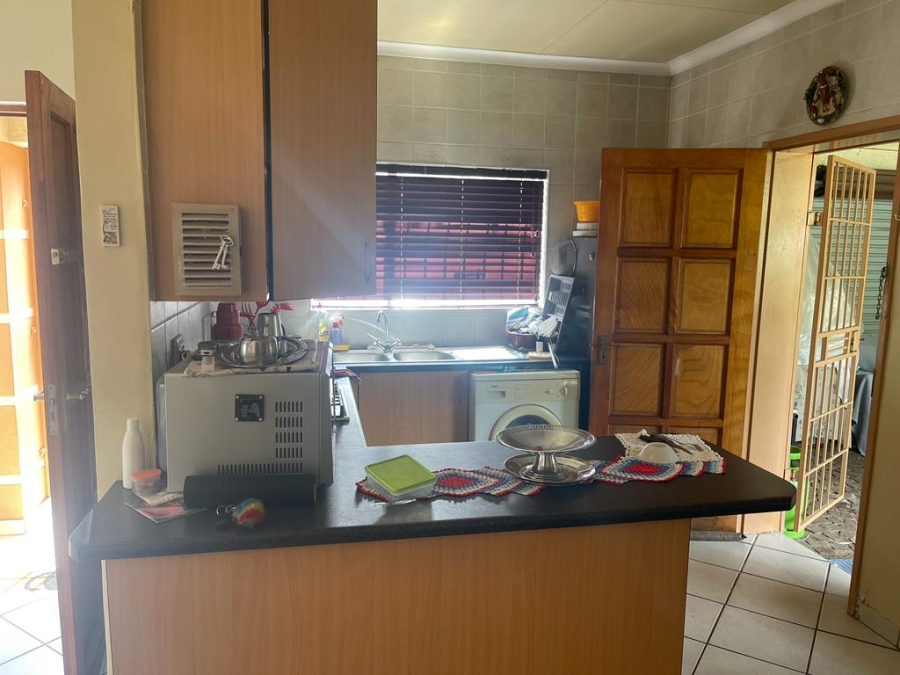 To Let 3 Bedroom Property for Rent in Kenleaf Gauteng