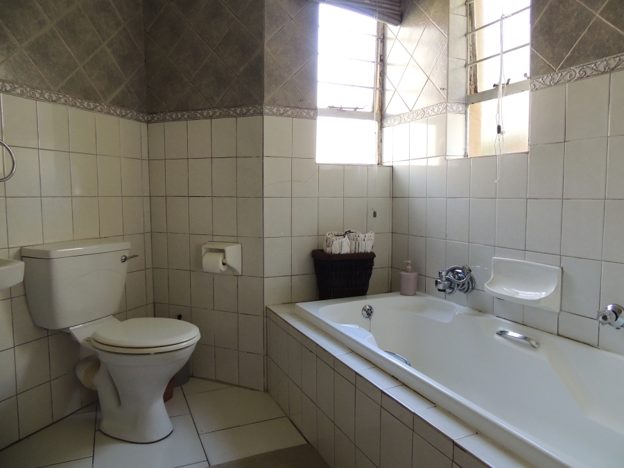 2 Bedroom Property for Sale in Little Falls Gauteng