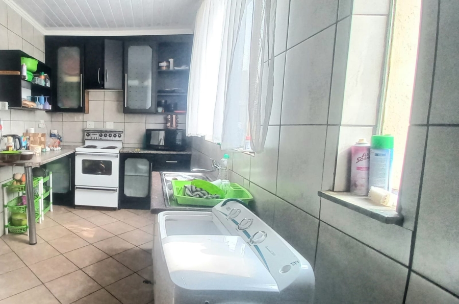 6 Bedroom Property for Sale in Brakpan Central Gauteng