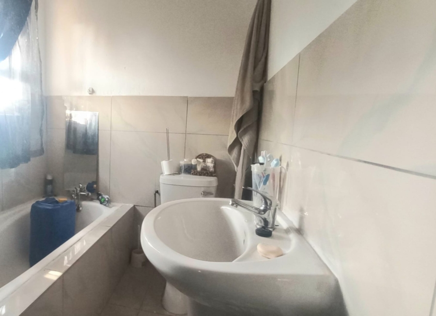 6 Bedroom Property for Sale in Brakpan Central Gauteng