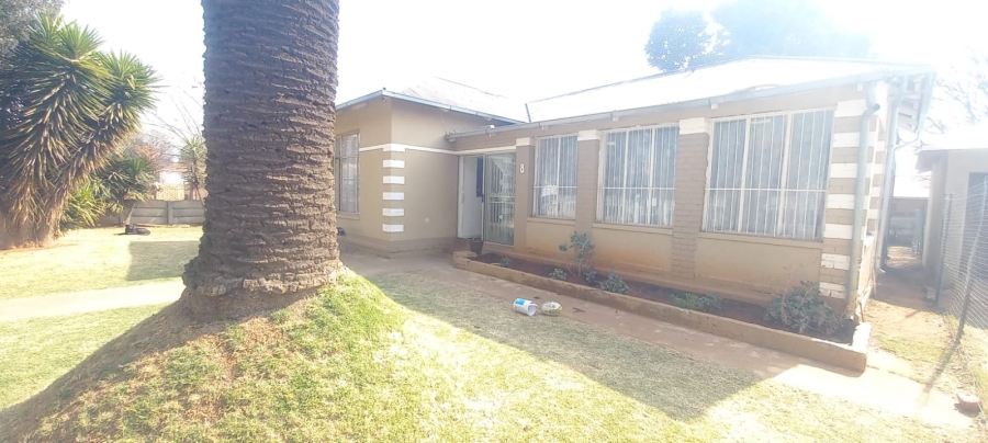 6 Bedroom Property for Sale in Brakpan Central Gauteng